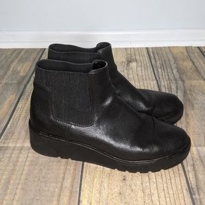 Eileen Fisher Leather Chelsea Bootie 10 black